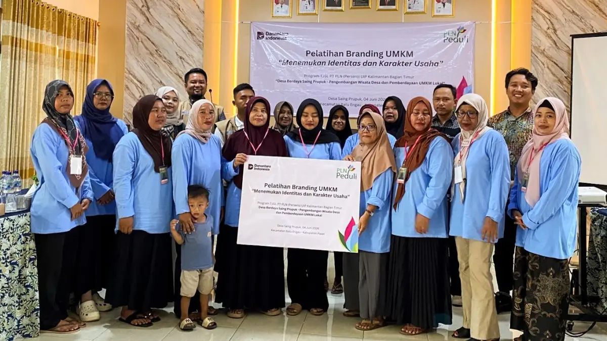  PT PLN (Persero) Unit Induk Pembangunan Kalimantan Bagian Timur (PLN UIP KLT) terus mendorong penguatan ekonomi masyarakat melalui Program Tanggung Jawab Sosial dan Lingkungan (TJSL) Desa Berdaya Saing Prupuk. 