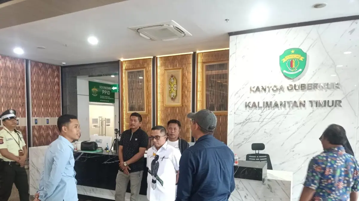 Perwakilan pemilik toko bangunan dan subkontraktor asal Kabupaten Paser mendatangi Kantor Gubernur Kalimantan Timur untuk mengadukan belum dibayarnya pekerjaan proyek dapur MBG. (ist)
