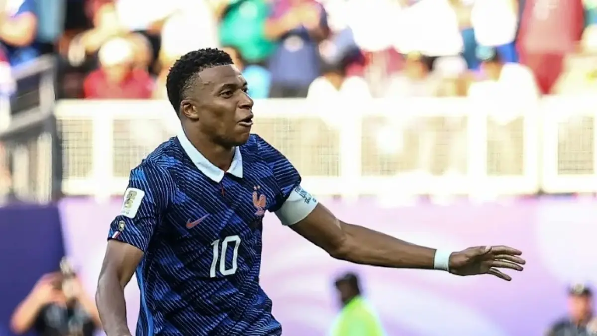 Mbappe usai cetak gol ke gawang Paraguay.