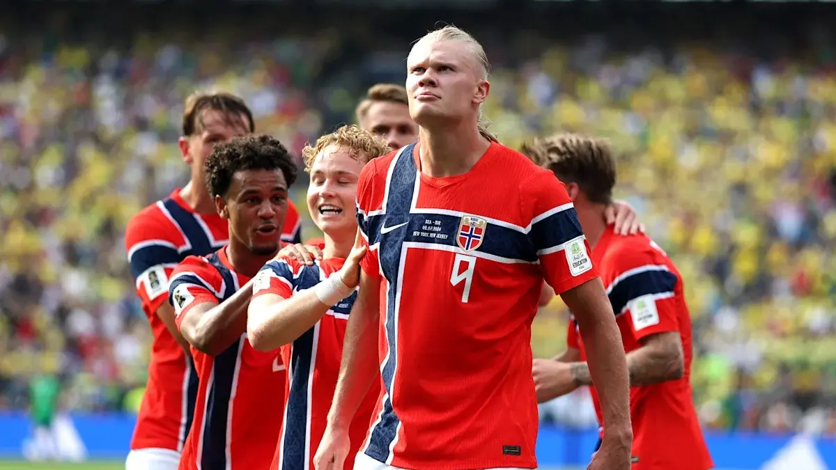 Haaland cetak dua gol ke gawang Brasil.