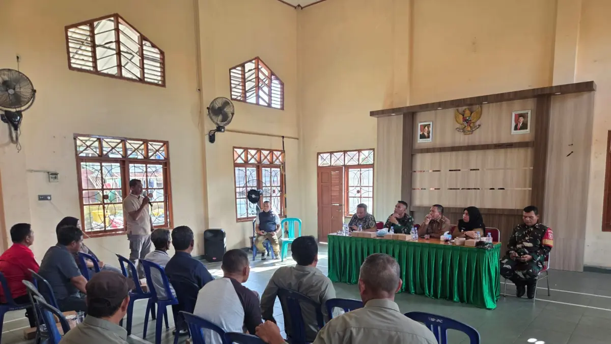 Rapat koordinasi Kecamatan Samboja Barat mengenai laporan ke kepolisian terhadap dugaan berkebun tanpa izin (Elmo/Prokal.co)