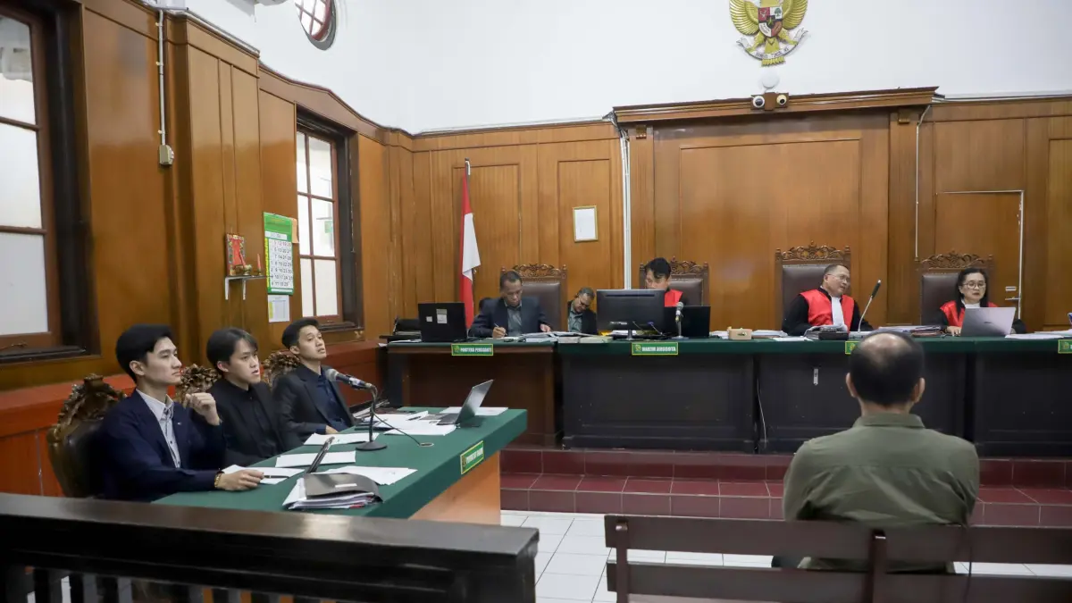 BERGULIR: Lanjutan sidang gugatan PT Java Fortis kepada mantan direkturnya di Pengadilan Negeri Surabaya, Jatim, Rabu, 8 Juli 2026. foto: Alfian Rizal/Jawa Pos
