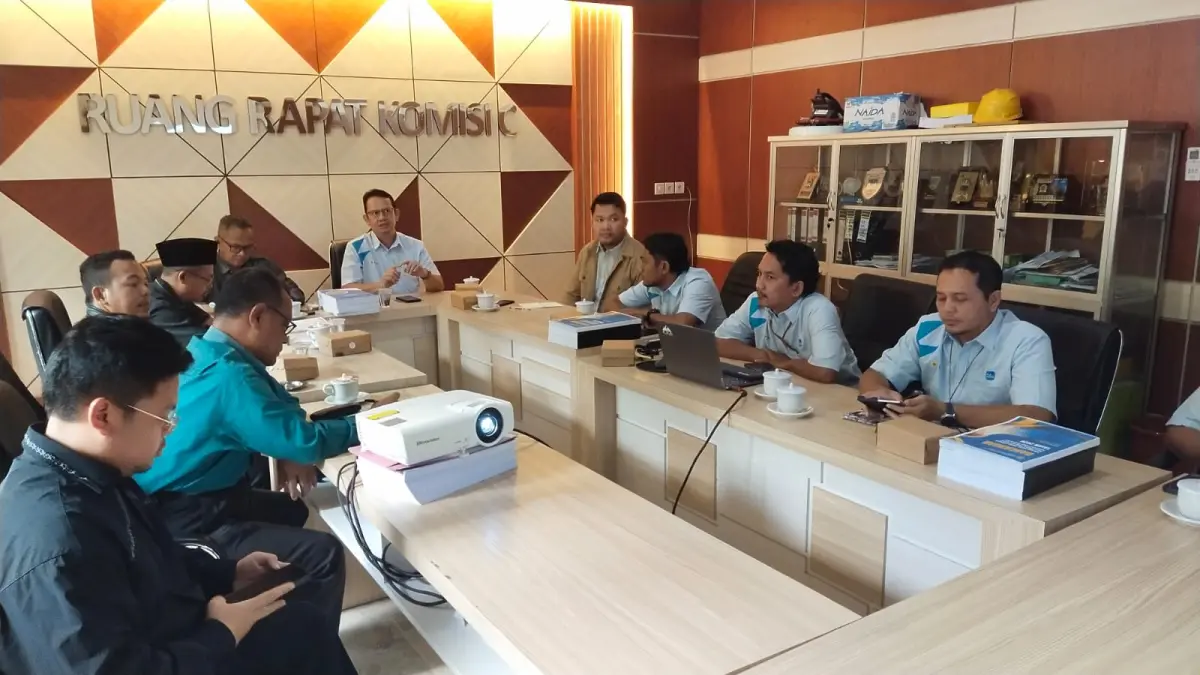 Komisi C DPRD Kotawaringin Barat, mengundang jajaran Unit Pelaksana Pelayanan Pelanggan (UP3) PLN Pangkalan Bun untuk memberikan keterangan resmi perihal pemadaman bergilir di wilayah Pangkalan Bun dan sekitarnya