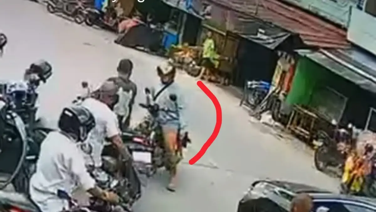 Tersangka kedapatan membawa sajam.