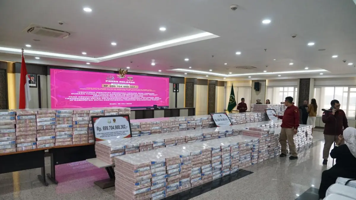 Tumpukan uang barang bukti.