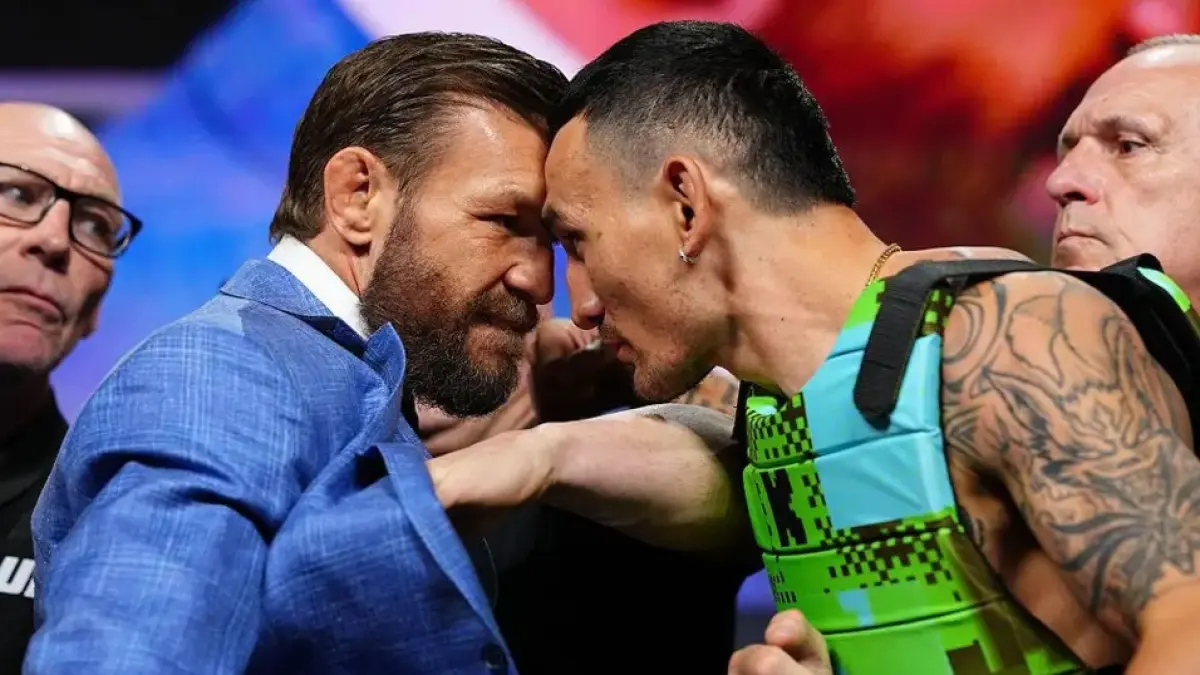 Faceoff Conor McGregor dan Max Holloway.