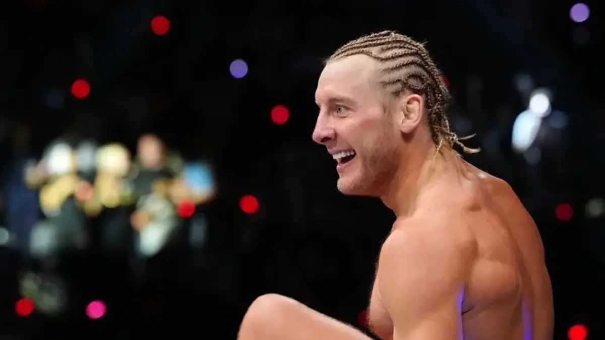 Paddy Pimblett kalahkan Benoit Saint Denis dalam UFC 329.
