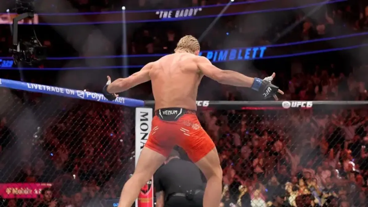 Paddy Pimblett mengalahkan Benoit Saint Denis.