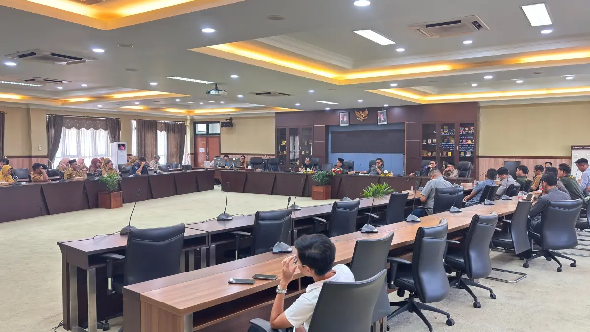 Rapat dengar pendapat DPRD Kukar mengenai Jasa Pandu Luar Biasa di hulu (Elmo/Prokal.co)