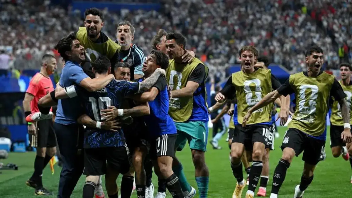 Argentina menang 2-1 atas Inggris di semifinal Piala Dunia 2026, Kamis (16/7) dini hari WIB. Tantang Spanyol di laga final. (FIFA)
