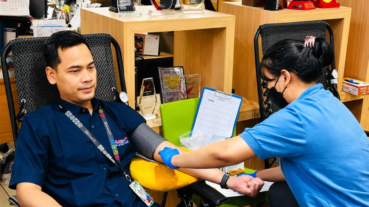 Astra Motor Kalimantan Timur 1 menggelar kegiatan donor darah yang dilaksanakan secara serentak di seluruh jaringan Astra Motor di Indonesia. 