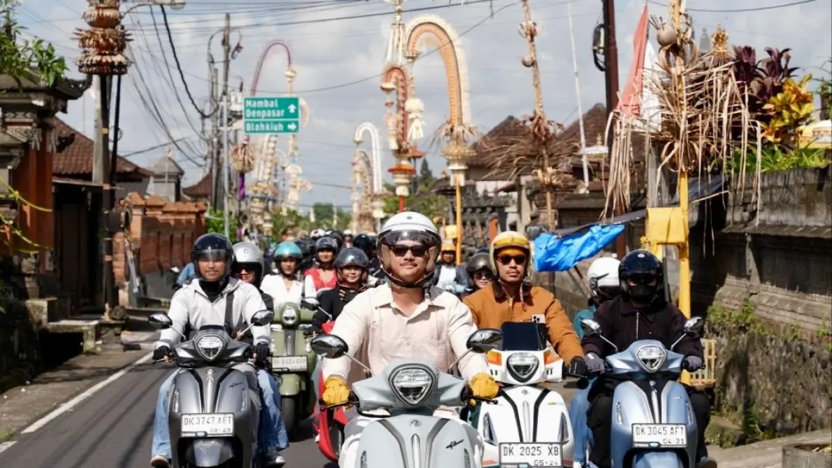  Yamaha Indonesia sukses mengajak ratusan anak muda Bali untuk riding dan seru-seruan bareng lewat aktivitas Classy Hangout Day pada hari Minggu lalu (28/6) bersama Grand Filano Hybrid. 
