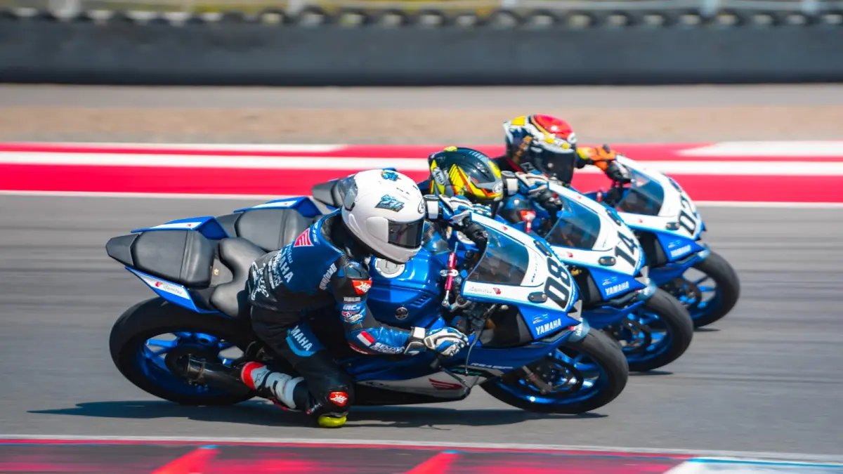 Yamaha Sunday Race berkembang menjadi ajang akbar yang populer mewadahi para pembalap profesional dan komunitas berkompetisi.