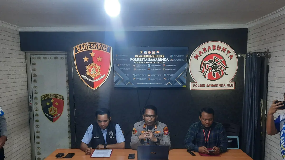 Kapolsek Samarinda Ulu, AKP Asriadi saat merilis kasus dugaan pengeroyokan.