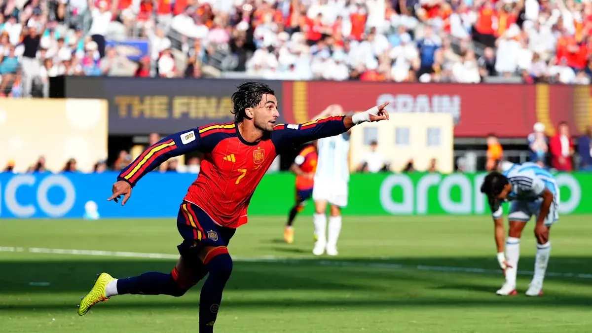 Ferran Torres usai mencetak gol ke gawang Argentina.