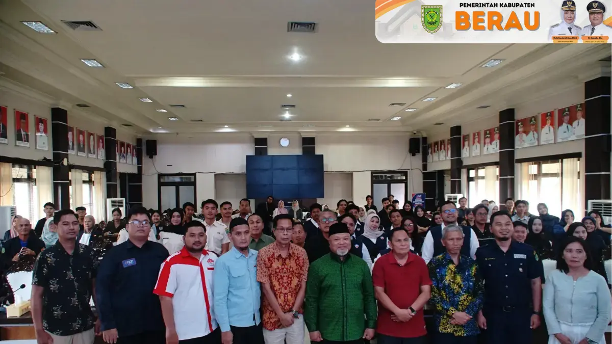 GANDENG GENERASI MUDA: Wakil Bupati Berau, Gamalis (baju hijau, tengah), mengajak generasi muda turut terlibat dalam agenda pembangunan di daerah. KPG