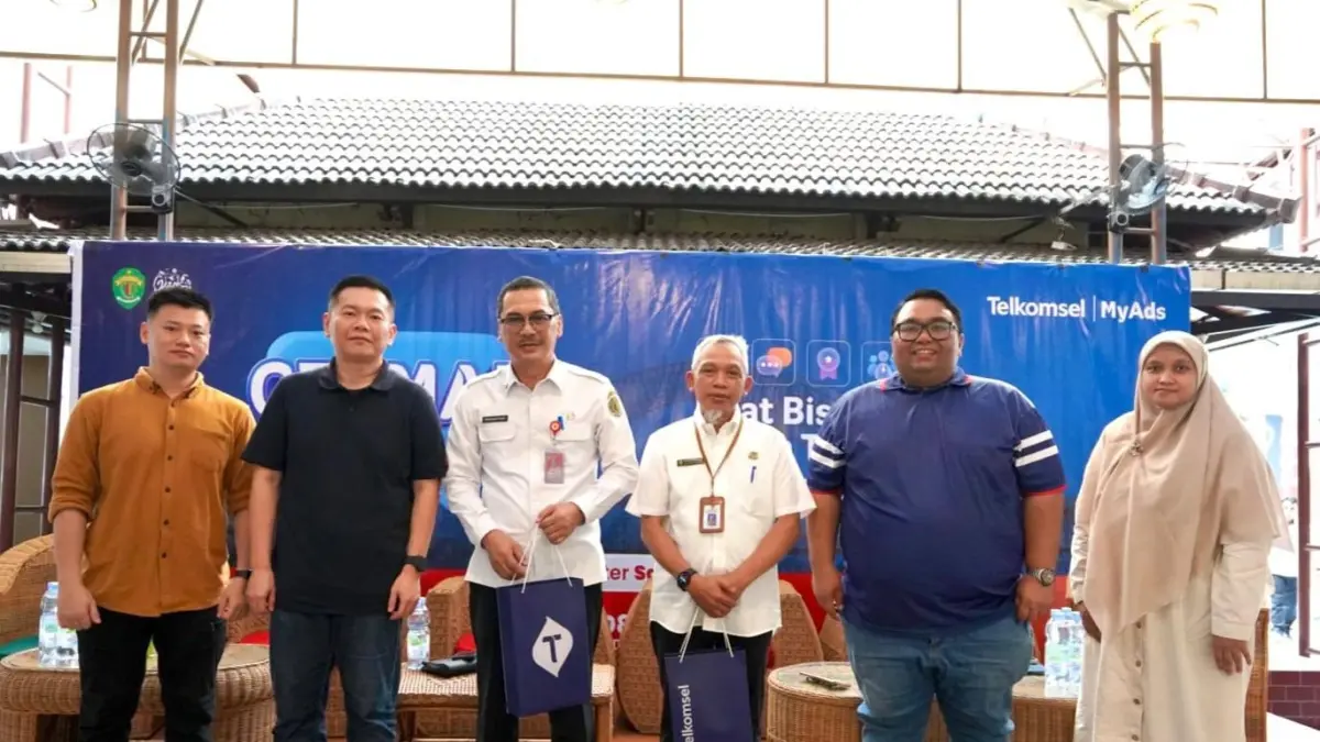 Acara dihadiri Kepala Dinas Pariwisata Provinsi Kalimantan Timur H. Muhammad Faisal, S.Sos., M.Si, Sekretaris Dinas Perindustrian Perdagangan Koperasi Usaha Kecil dan Menengah Provinsi Kalimantan Timur H. Warsito, S.T, General Manager Consumer Business Region Kalimantan Telkomsel Eureka Meliala, Principal MyAds Business Team Telkomsel Jaksen.