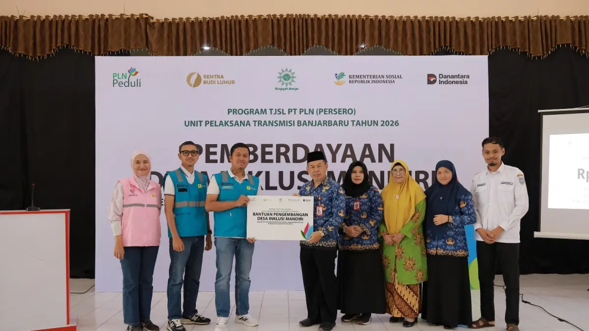 Penyerahan bantuan Program TJSL PLN UPT Banjarbaru sebagai bagian dari capaian perusahaan dalam memperkuat Desa Inklusi Mandiri serta menciptakan manfaat sosial yang berkelanjutan bagi masyarakat.
