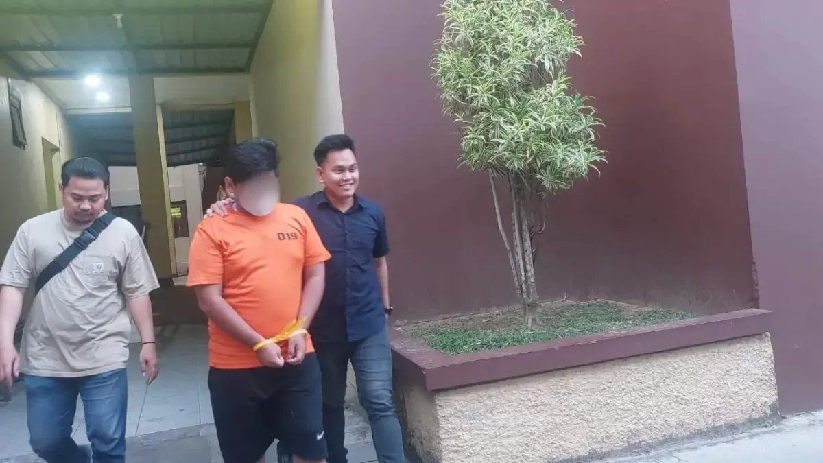 Tersangka diamankan.