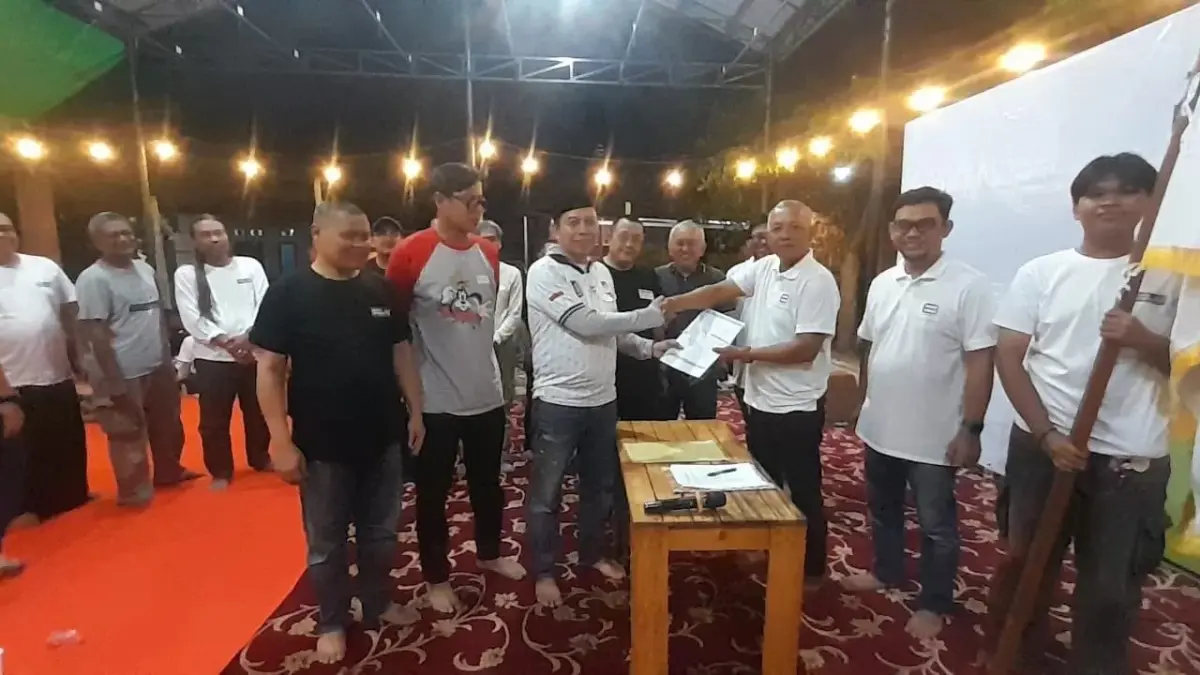Pengurus Koperasi Alumni Fakultas Ekonomi dan Bisnis (FEB) Universitas Mulawarman resmi dikukuhkan di sela kegiatan reuni alumni di Samboja, Sabtu (18/7).