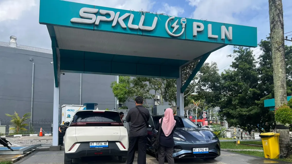  PT PLN (Persero) UUD Kaltim- Kaltara terus berupaya menambah stasiun pengisian kendaraan listrik umum (SPKLU) untuk mendukung ekosistem kendaraan listrik. 
