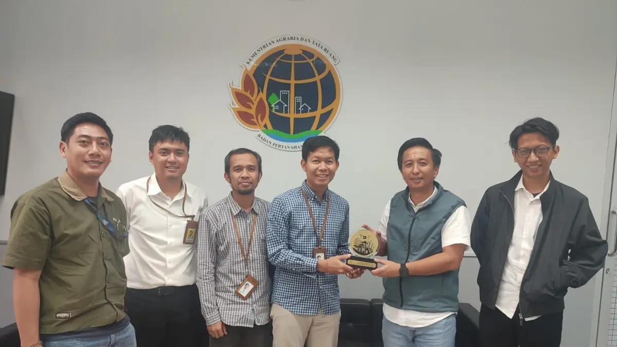 PT PLN (Persero) Unit Induk Pembangunan Kalimantan Bagian Timur (PLN UIP KLT) melalui Unit Pelaksana Proyek Kalimantan Bagian Timur 1 (PLN UPP KLT 1) perkuat kolaborasi dengan Kantor Pertanahan Kabupaten Kutai Kartanegara dalam mempercepat proses sertifikasi tanah aset PLN.