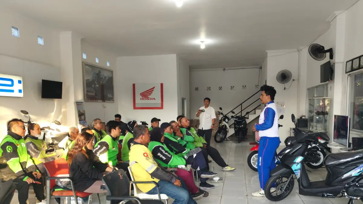 Astra Motor Kaltim 1 menggelar kegiatan Safety Riding for MC User bersama Komunitas Gojek Warmob Balikpapan pada Sabtu (18/7).