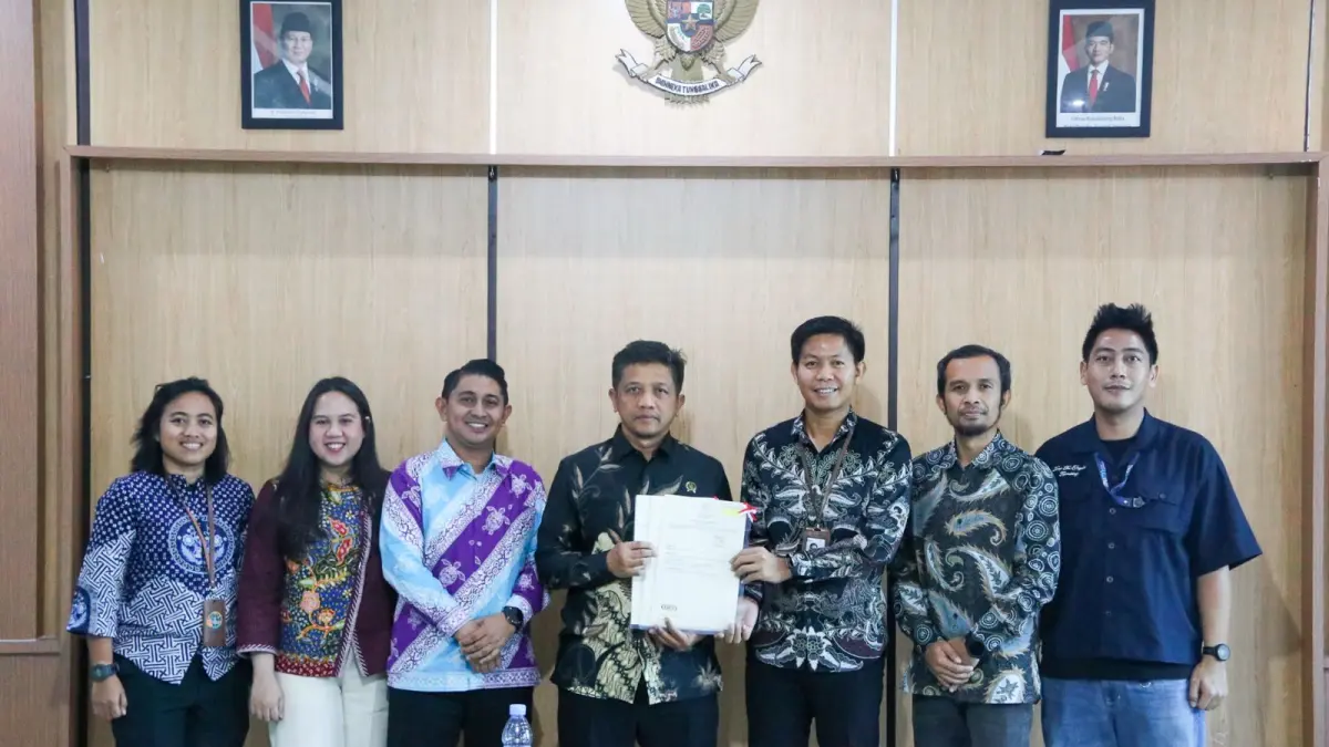  PT PLN (Persero) Unit Induk Pembangunan Kalimantan Bagian Timur (PLN UIP KLT) melalui PT PLN (Persero) Unit Pelaksana Proyek Kalimantan Bagian Timur 1 (PLN UPP KLT 1) telah menerima 12 sertifikat bidang tanah dari Kantor Pertanahan Kabupaten Paser. 