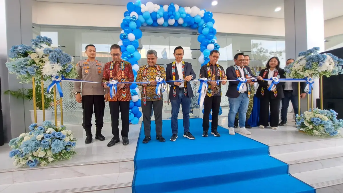 Peresmian BO Samarinda Pelita, Samarinda. Tampak hadir Direktur Network Retail and Funding BRI Aquarius Rudiyanto, Regional CEO BRI Banjarmasin Bambang Indriatmoko, Regional Audit Office BRI Banjarmasin Indah Bayu Wijayanti, serta jajaran manajemen BRI.