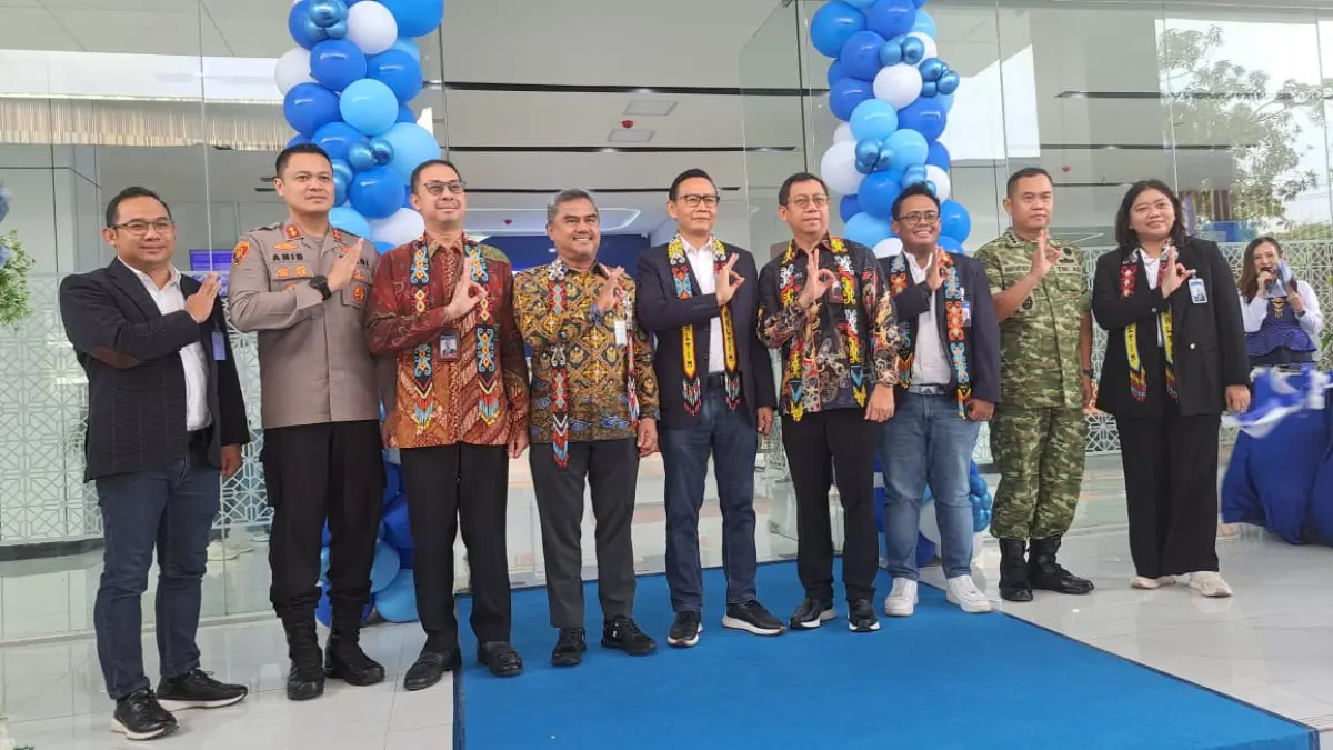 Foto bersama usai peresmian BRI BO Samarinda Pelita.