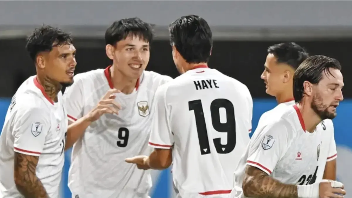 Mitchell Baker merayakan gol pada laga debut bersama Timnas Indonesia saat menghadapi Kamboja di Grup A Piala AFF 2026 di Stadion Pakansari, Bogor. Indonesia menang 5-1. (Antara)