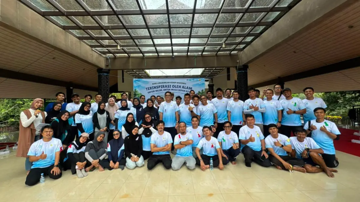 Momen kebersamaan PLN UPT Balikpapan dan UP2B Kaltimra di Kebun Raya Balikpapan, memperkuat budaya peduli lingkungan demi masa depan yang lebih hijau dan berkelanjutan.