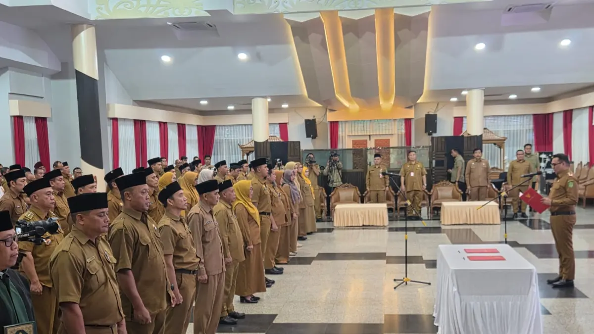 Pelantikan puluhan pejabat administrator dan pengawas Pemkab Kukar (Elmo/Prokal.co)