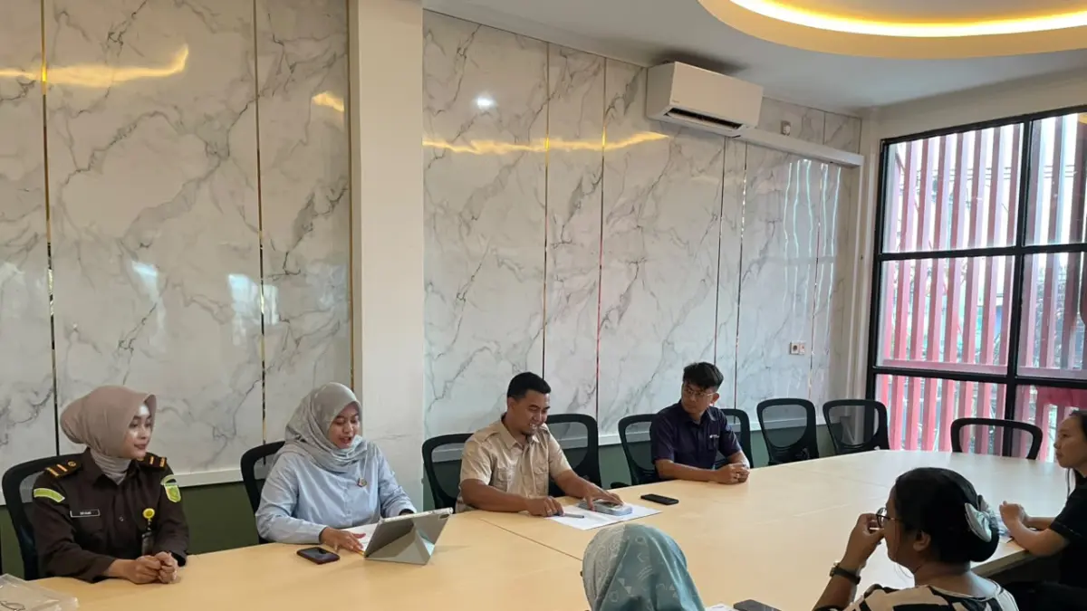Kejaksaan Negeri Kutai Timur bersama BPJS Ketenagakerjaan Cabang Kutai Timur melaksanakan kegiatan pendampingan hukum, sosialisasi, dan pemanggilan badan usaha. 