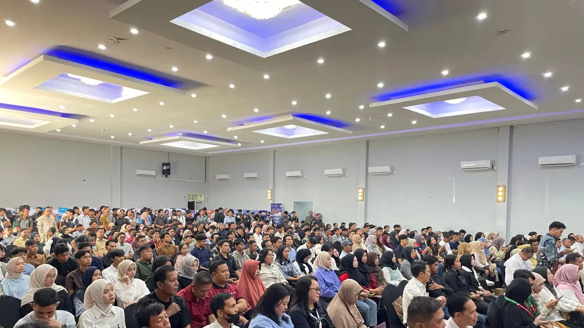AGENDA: Job Fair yang dilaksanakan Disnakertrans Berau diikuti ribuan pencari kerja di Kabupaten. ARTA KUSUMA YUNANDA/BERAU POST