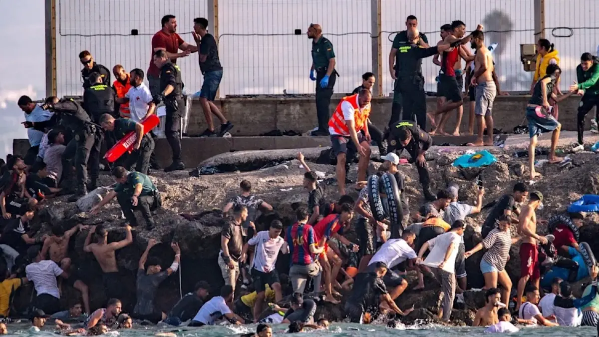 Imigran yang tiba di Cueta.