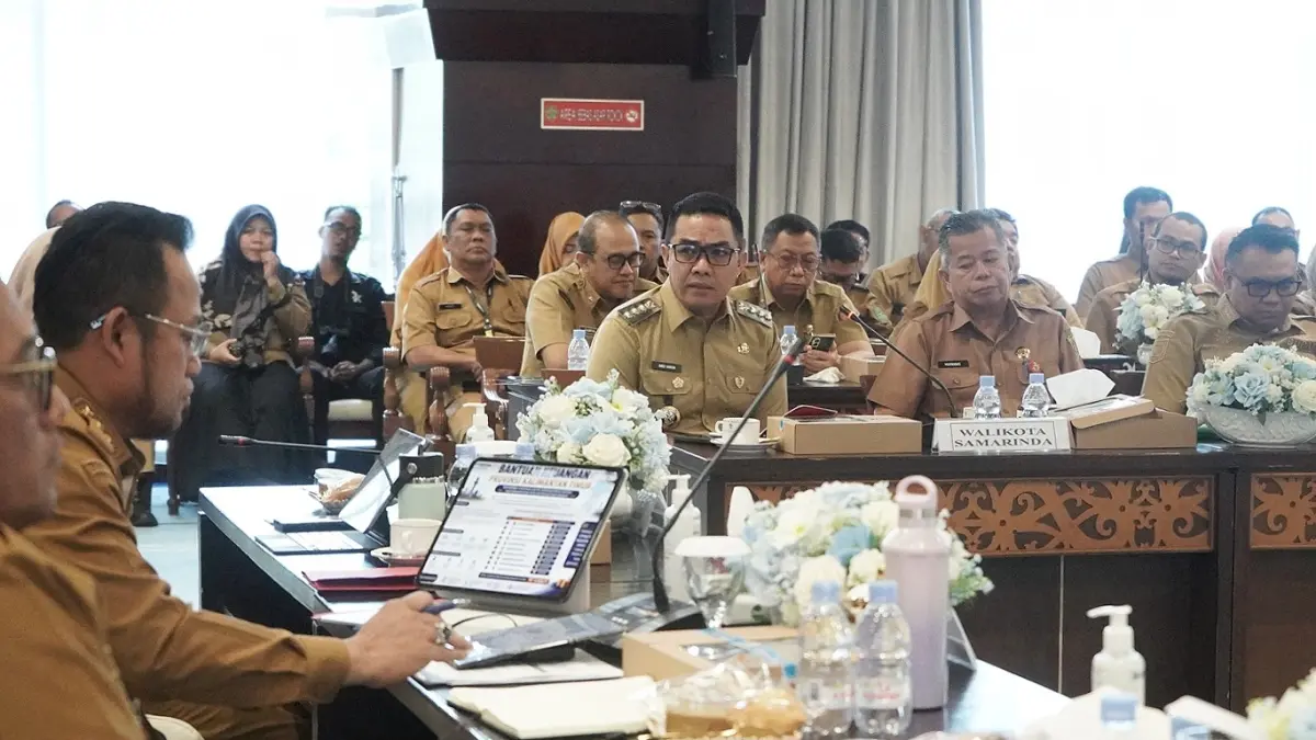 Andi Harun dalam pertemuan dengan gubernur.