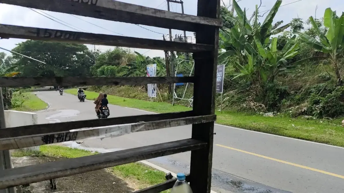 BBM eceran di salah satu pedagang di Nunukan Selatan ludes sejak tiga hari terakhir. Kalaupun ada, sebotol harganya Rp35 ribu.