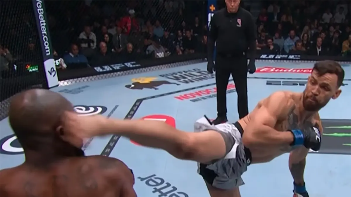 Tendangan Ruffi mendarat di kepala King Green. Ruffy akan berhadapan dengan Arman Tsarukyan di UFC 331.