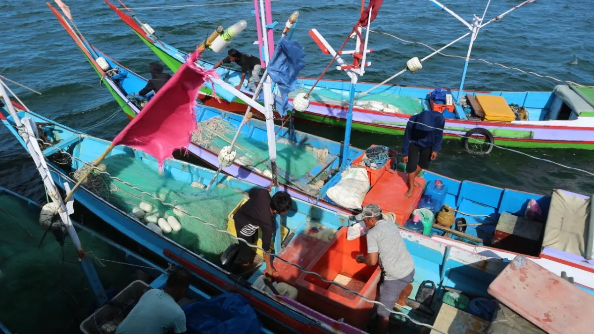 BERLAYAR: Para nelayan di Kabupaten Berau yang akan mencari ikan, Kamis, 6 Agustus 2026. ARTA KUSUMA YUNANDA/BERAU POST