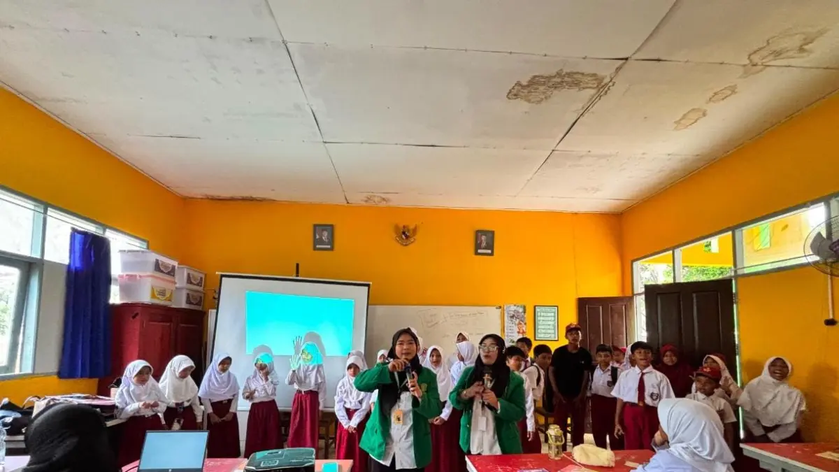 Kelompok KKN Bunga Putih 2026 Universitas Islam Negeri Sultan Aji Muhammad Idris (UINSI) Samarinda menggelar seminar anti-bullying di SDN 006 Kecamatan Marangkayu, Desa Bunga Putih, Senin (3/8).
