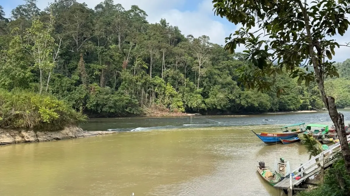 SURUT: Kondisi air sungai yang surut di hulu Sungai Mahakam, di Kabupaten Mahulu, Kaltim. ISTIMEWA