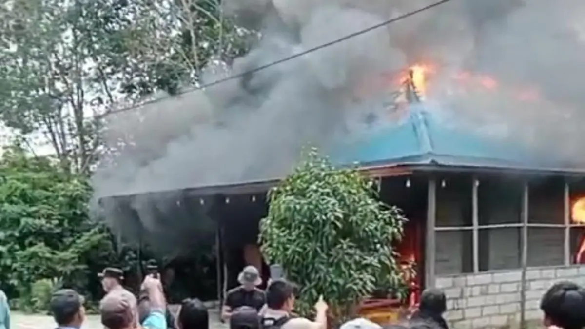 Tangkapan layar cuplikan video aksi pembakaran di Desa Bila Talang, Tabang (Istimewa)
