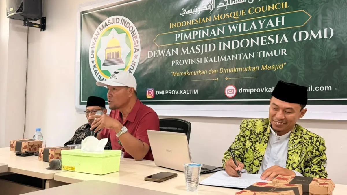 Kepala Kantor Kementerian Agama (Kemenag) Kota Samarinda, Drs. H. Nasrun, M.H., dalam rapat bersama Gerakan Safari Subuh Berjamaah Bulanan yang digelar Pimpinan Wilayah Dewan Masjid Indonesia (PW DMI) Kalimantan Timur di Aula Majelis Ulama Indonesia (MUI) Kaltim, Jalan Harmonika, Samarinda, Rabu (12/8/2026).
