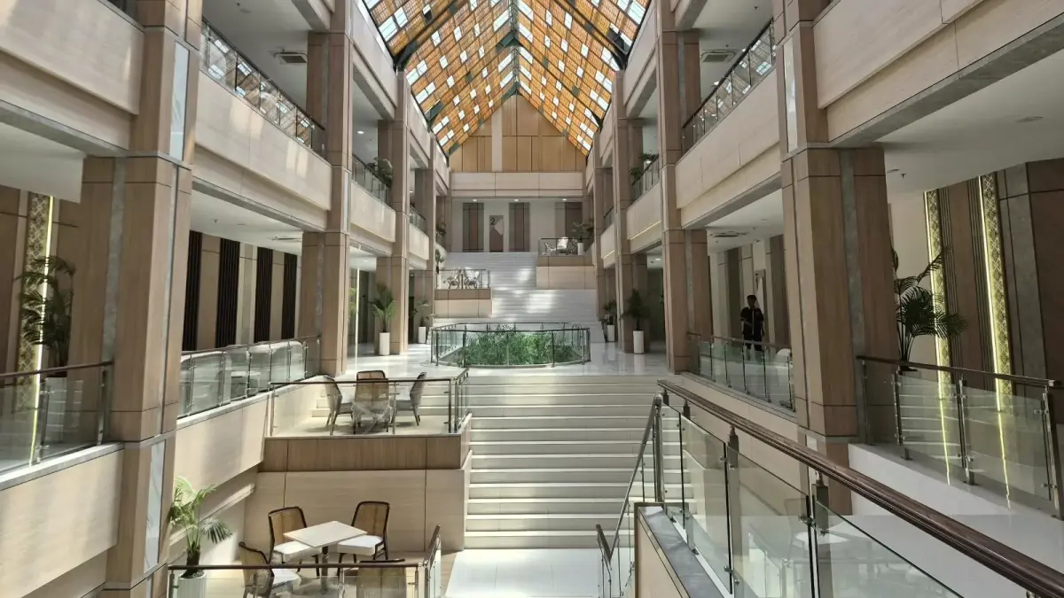 Gedung baru DPRD Kota Balikpapan mulai difungsikan sebagai pusat aktivitas kedewanan, dengan fasilitas yang lebih representatif untuk menunjang rapat dan pelayanan kepada masyarakat.