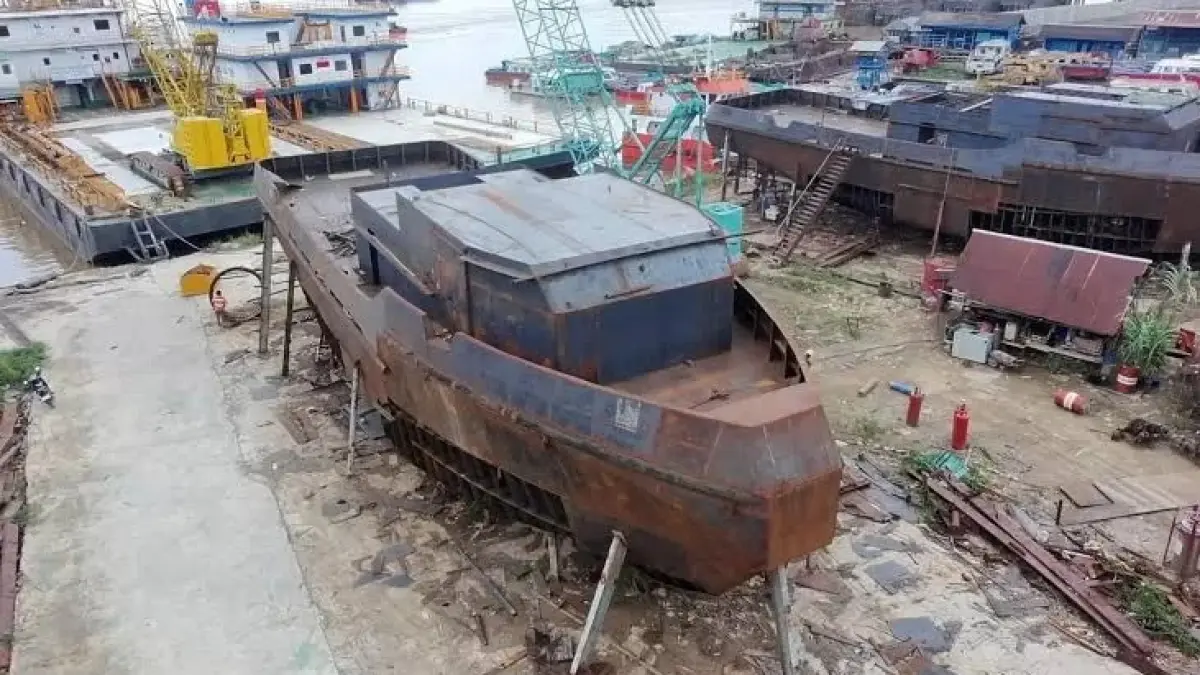 Industri galangan kapal di Samarinda.
