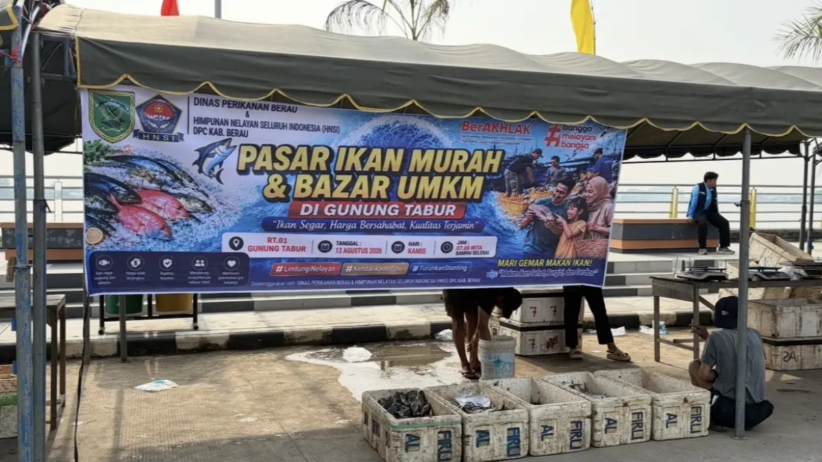 TEKAN INFLASI: Pasar ikan murah dan bazar UMKM di Kelurahan Gunung Tabur, Kamis, 13 Agustus 2026. IZZA/BERAU POST
