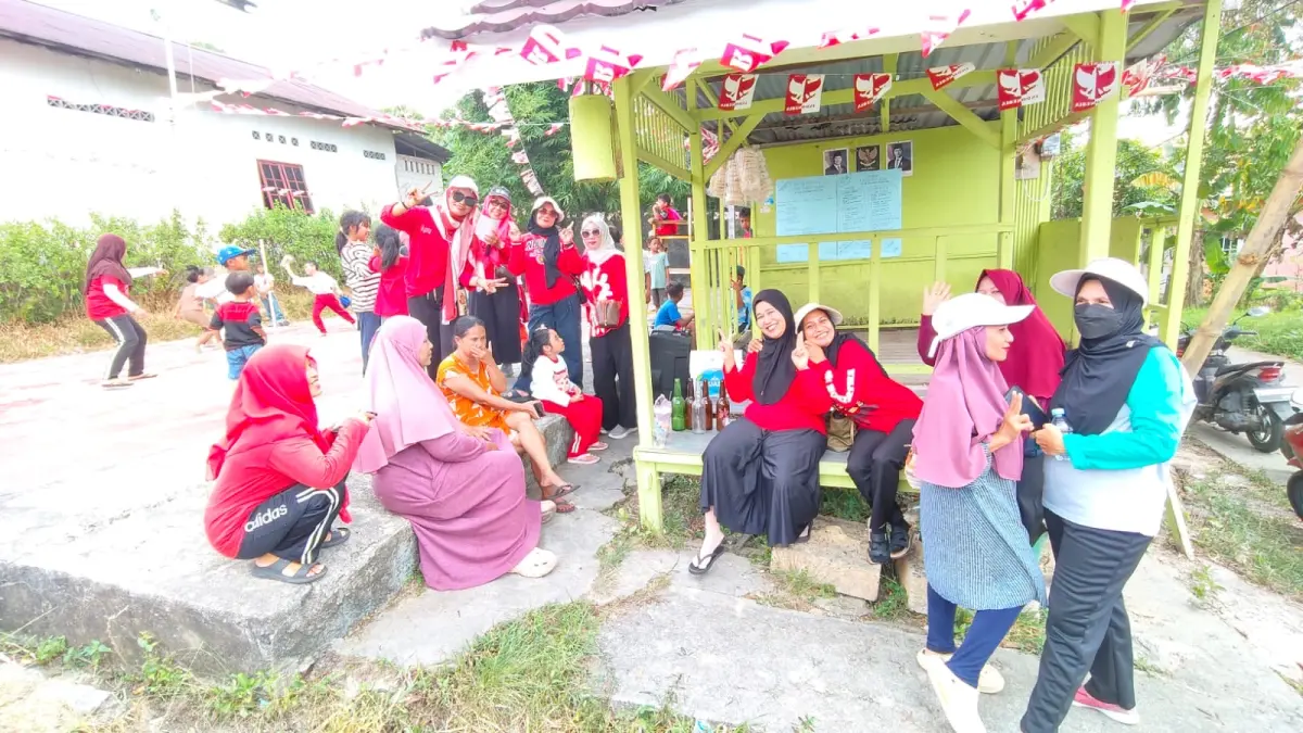 KEBERSAMAAN: Panitia 17-an di RT 58, Perum Puncak Permai, Graha Indah, Balikpapan. ISTIMEWA