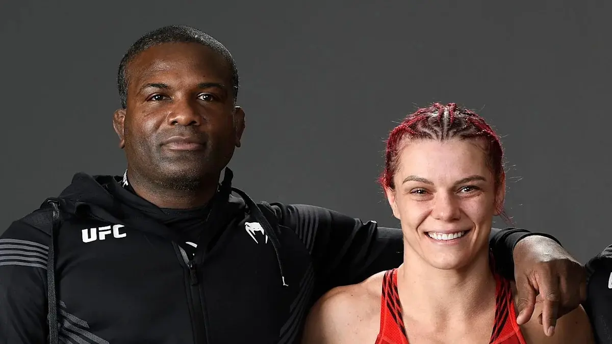 Din Thomas dan Gillian Robertson.