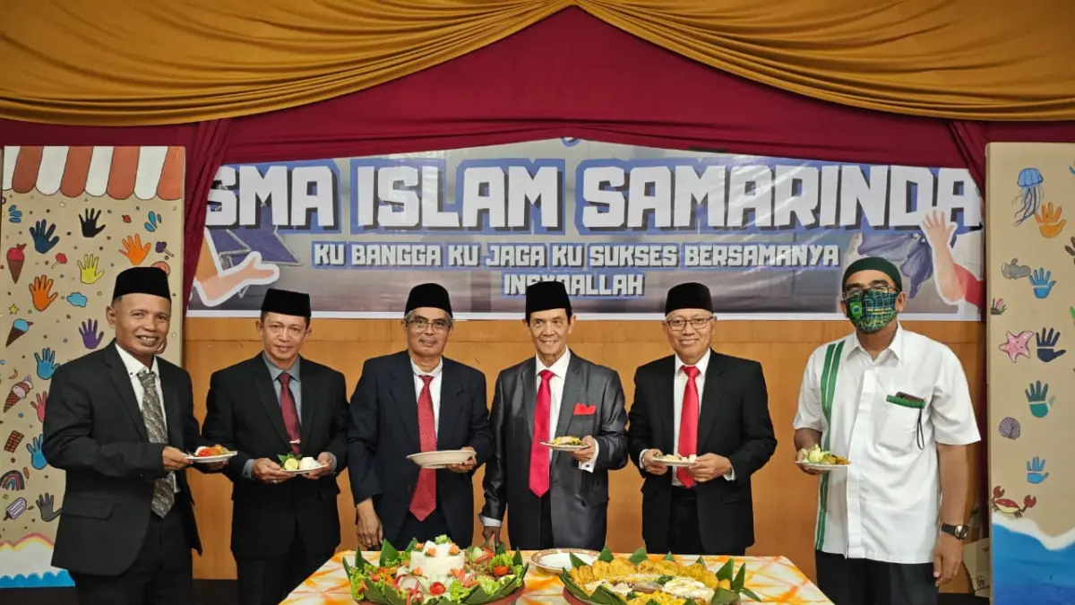 Silaturahmi warga sekolah YPI.